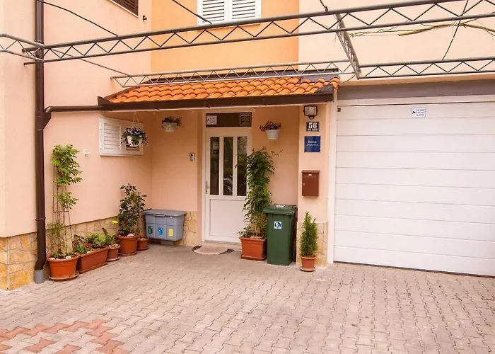 Nina Apartment *