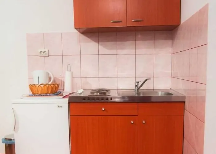 Nina Apartment Split